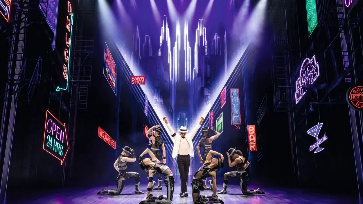 Photo mattheu murphy stage entertainment.jpg