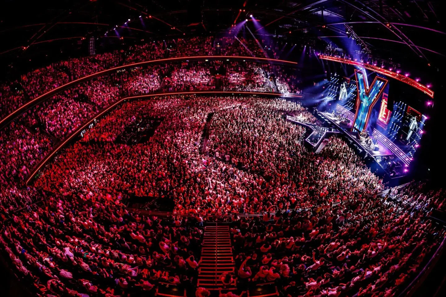 Yves berendse concert at ziggo dome y shape is infiled ar3 9 photo by bart heemskerk 3.jpg