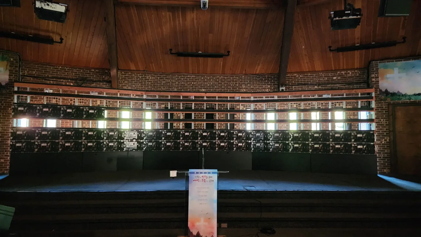 Hebron church transforms worship with led video walls 1 2560x1441.jpg