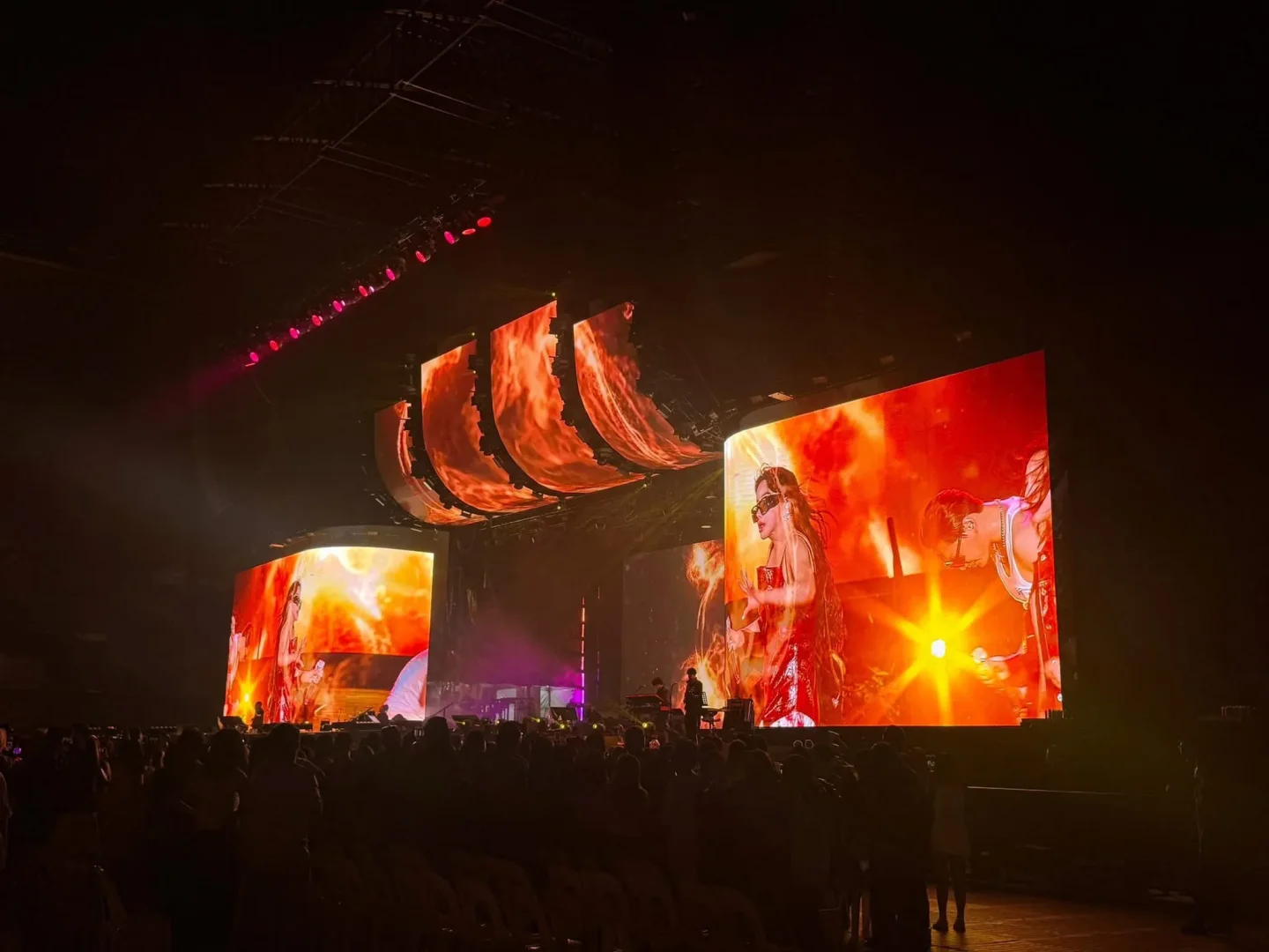 01 2ne1 concert.jpg