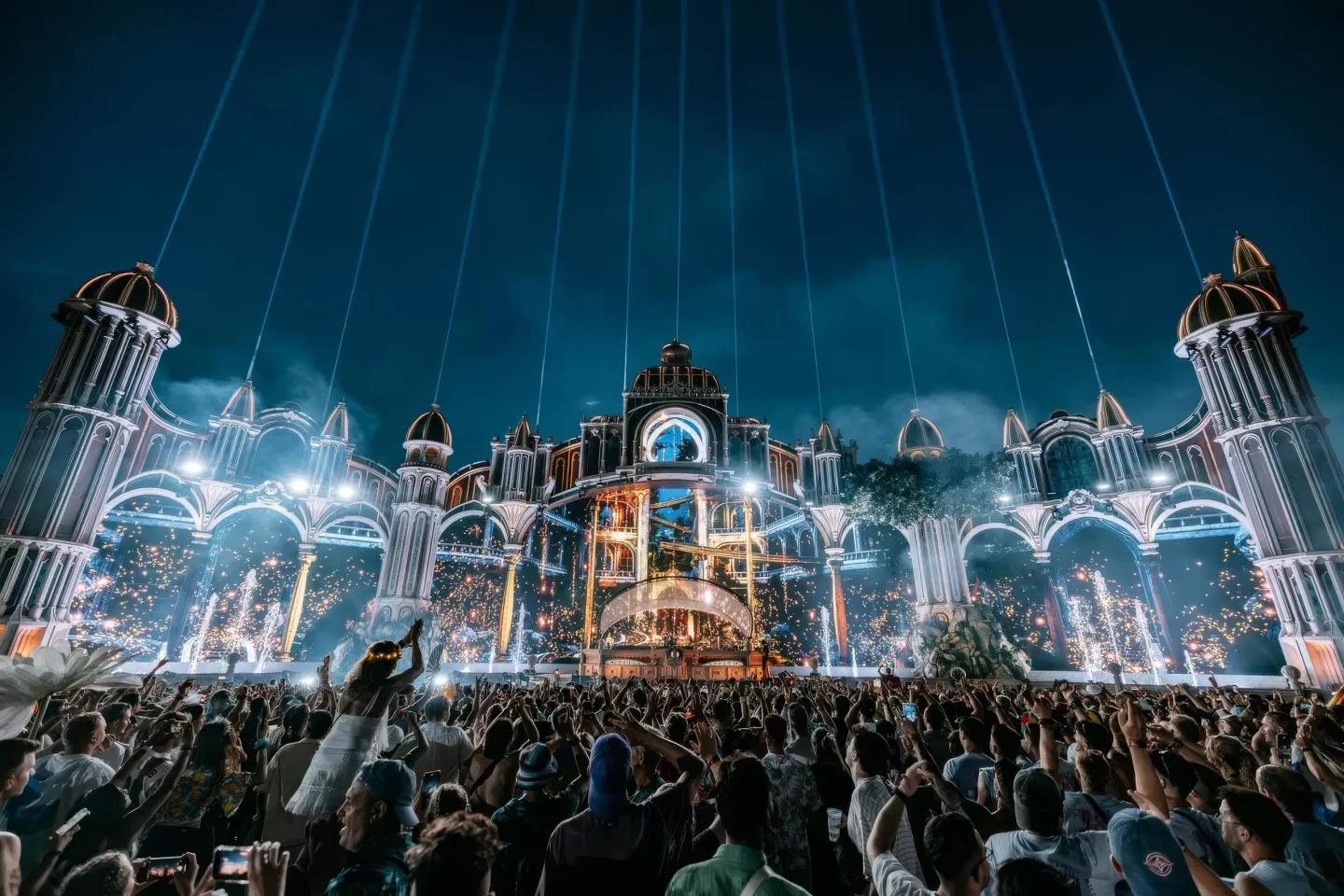 Tomorrowland2025 the great library stage ar series 2560x1707.jpeg