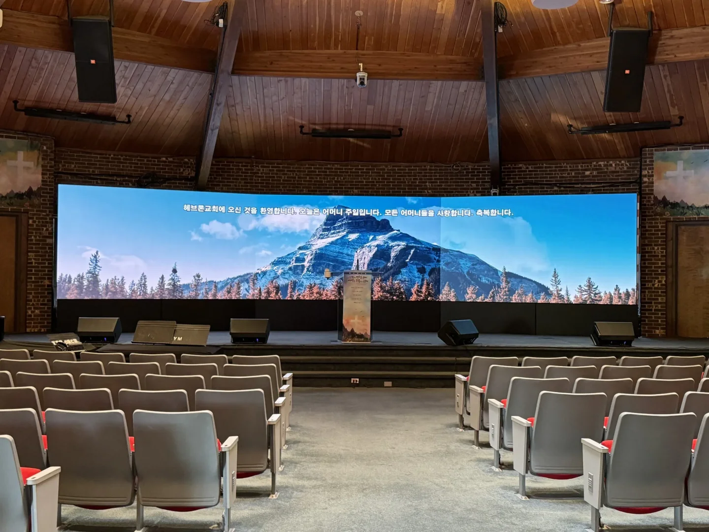 Hebron church transforms worship with led video walls 7 2560x1920.jpg
