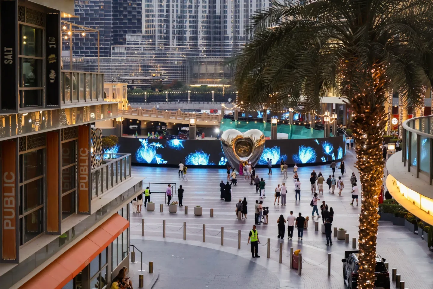 Dubai mall fountain mvmk2 series 2025 1 2560x1707.jpg