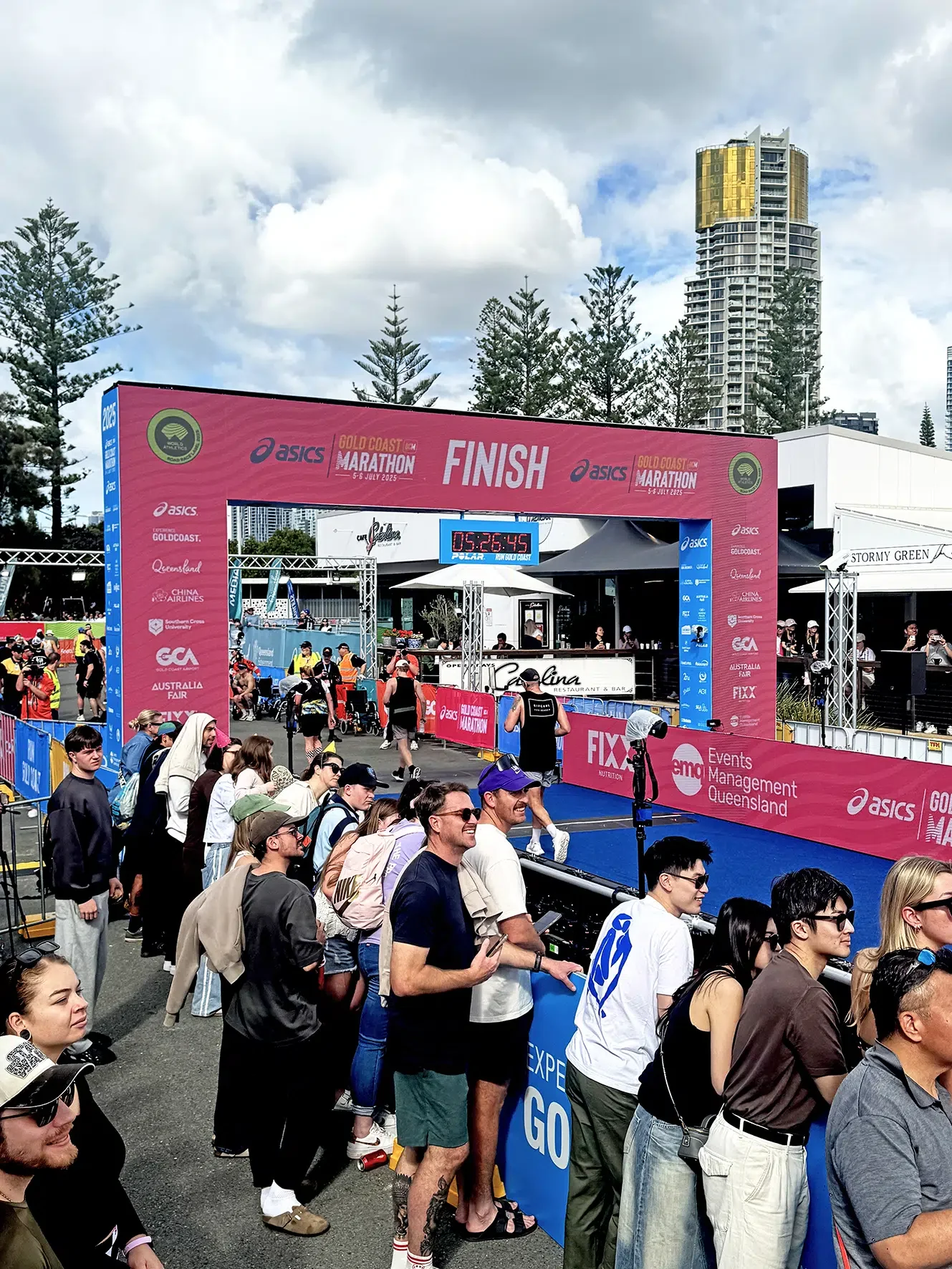 Case study vuepix infiled screens power the finish line at the 2025 gold coast marathon rental 2.jpg