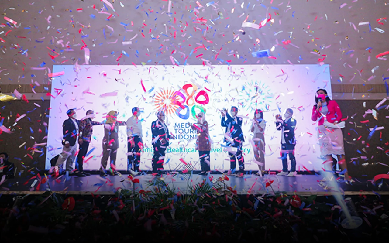 Awards & Opening Ceremonies